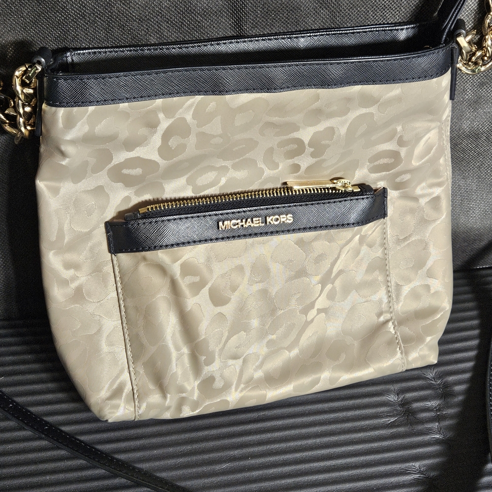 MICHAEL KORS MORGAN MEDIUM MESSENGER SHOULDER CROSSBODY BAG TRUFFLE Tan Purse